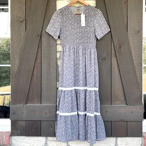 Round Neck Short Sleeve Adorable Floral Shirring Maxi Dress. Small. NWT.